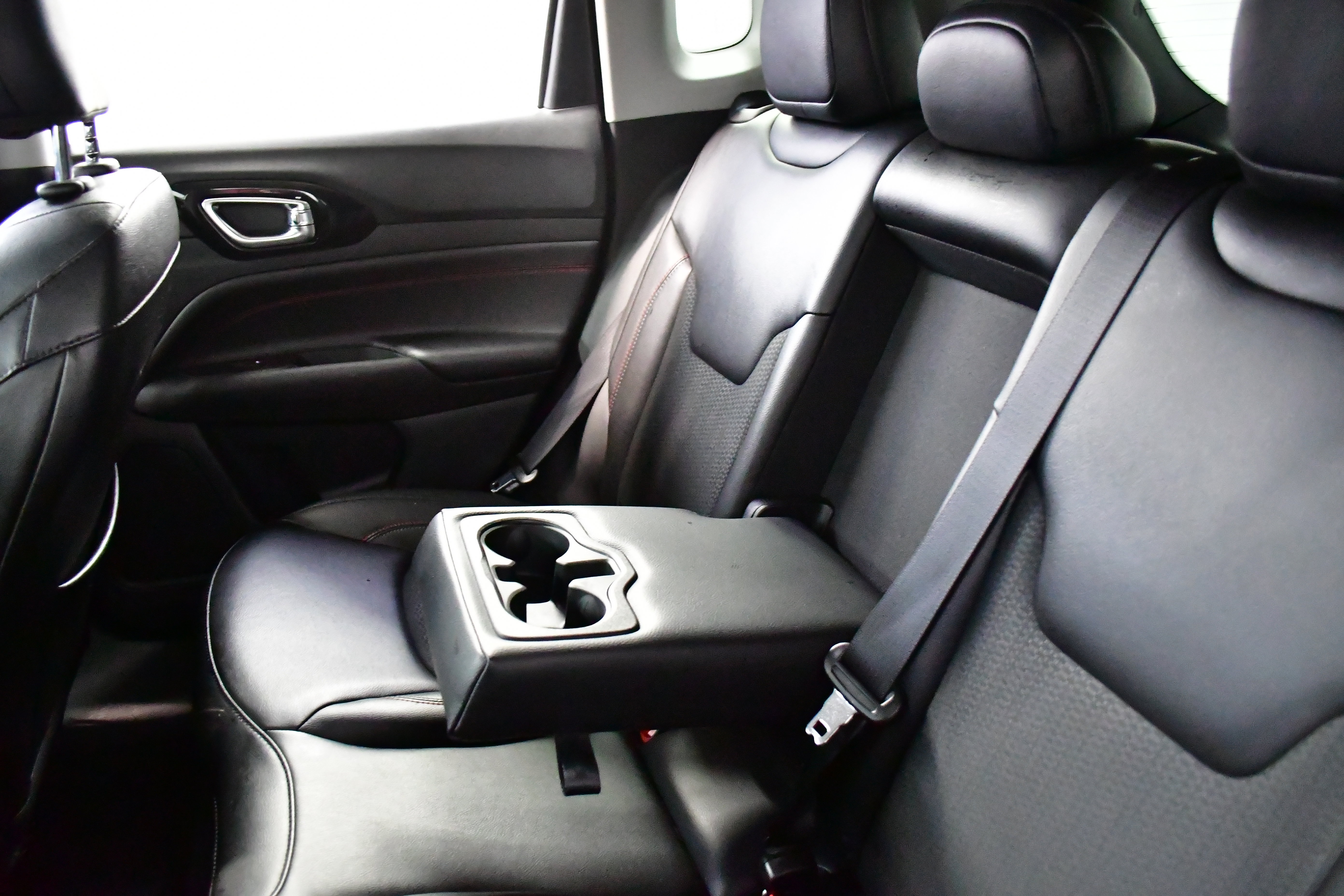 Used 2022 Jeep Compass Trailhawk w/ Trailhawk Convenience Group image 15