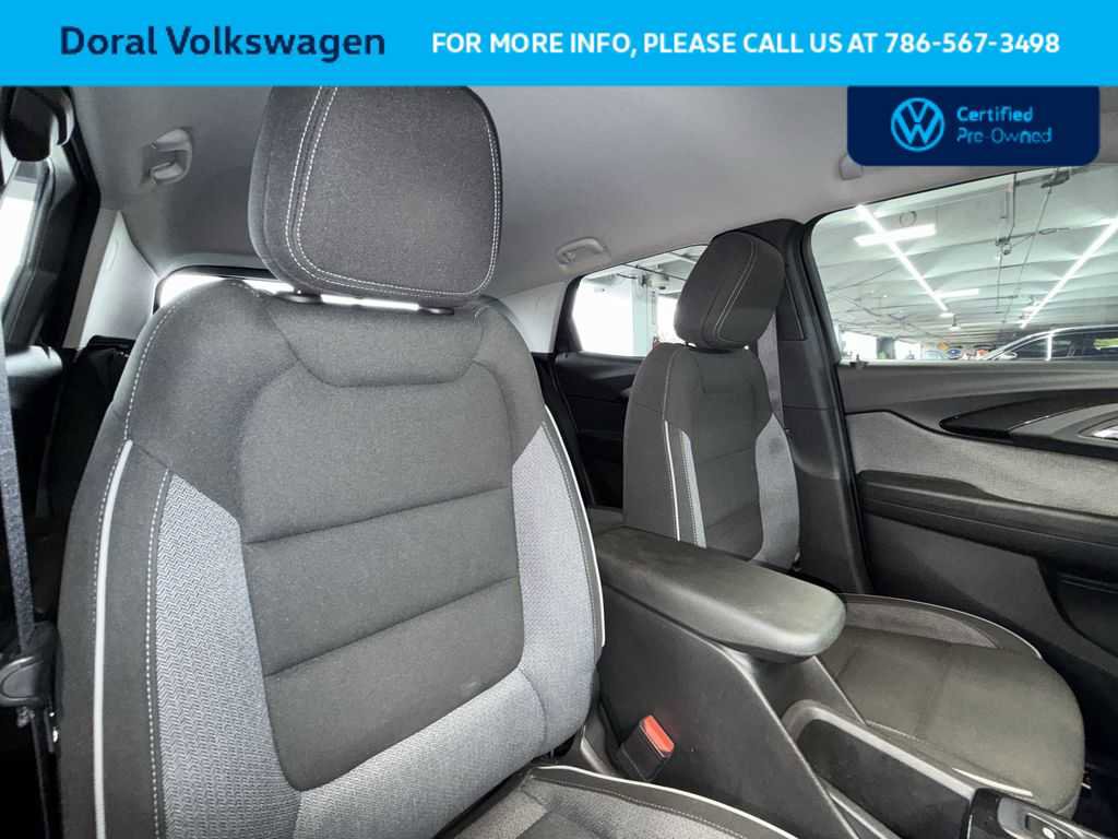 Used 2023 Chevrolet TrailBlazer LT FWD image 27