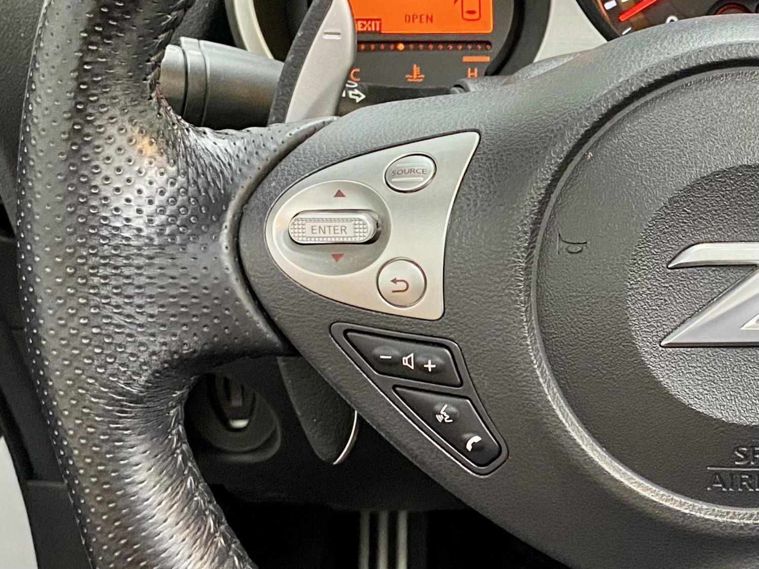 Used 2017 Nissan 370Z Touring Sport RWD image 31