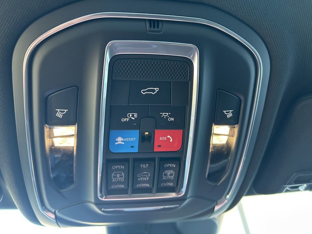 New 2026 Jeep Grand Cherokee Limited w/ Limited Altitude Package AWD/4WD image 39