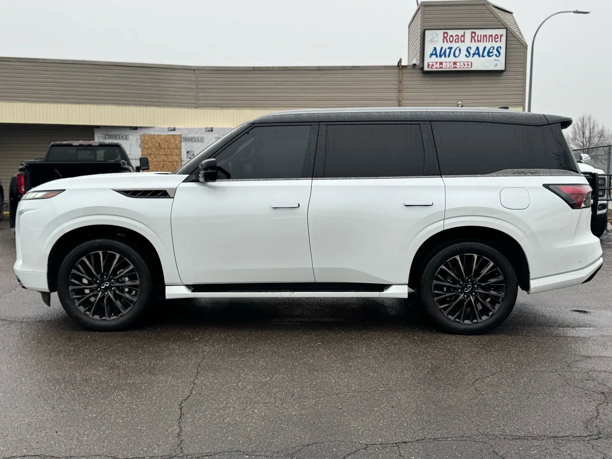 Used 2025 INFINITI QX80 Autograph image 8