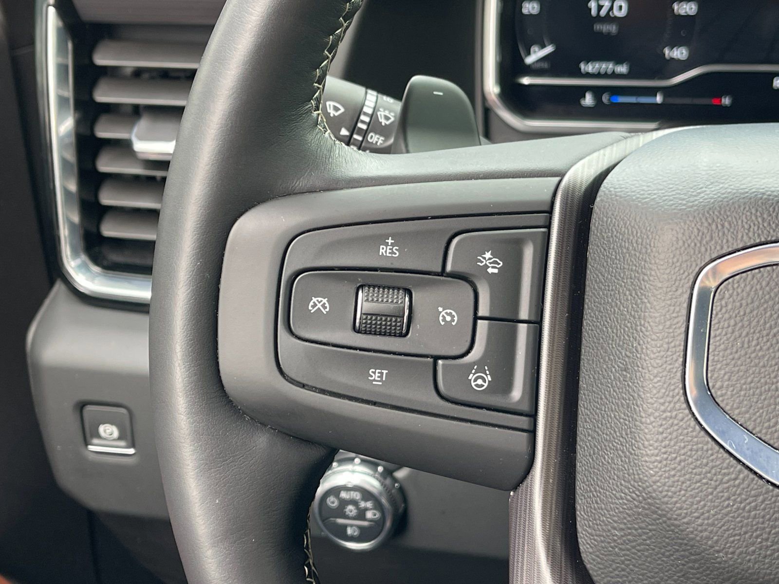Used 2024 GMC Sierra 1500 Denali Ultimate AWD/4WD image 27