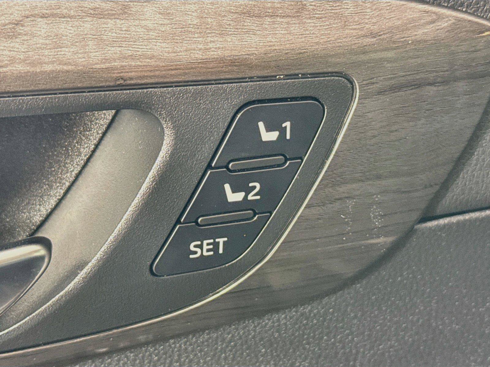 Certified 2025 Toyota Highlander Platinum AWD/4WD image 32
