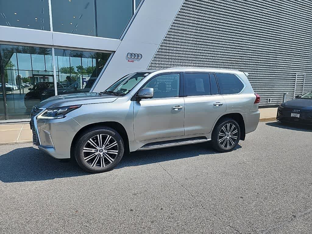 Used 2021 Lexus LX 570 4WD w/ Luxury Package image 2