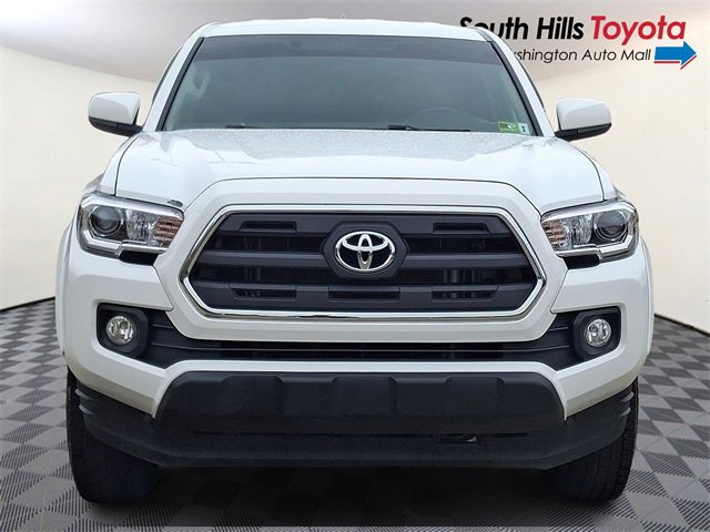 Used 2017 Toyota Tacoma SR5 w/ SR5 Appearance Package (SM) image 2