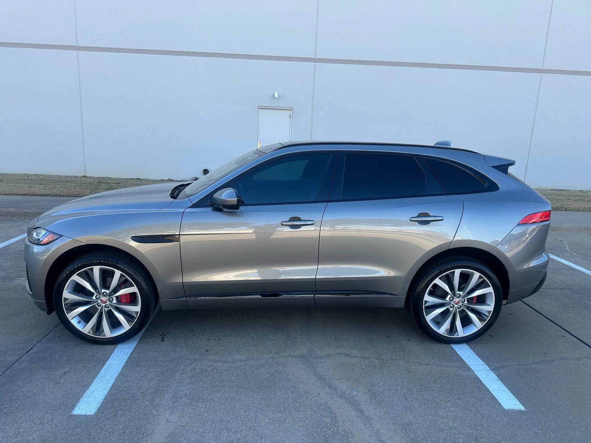 Used 2019 Jaguar F-PACE S AWD/4WD image 2