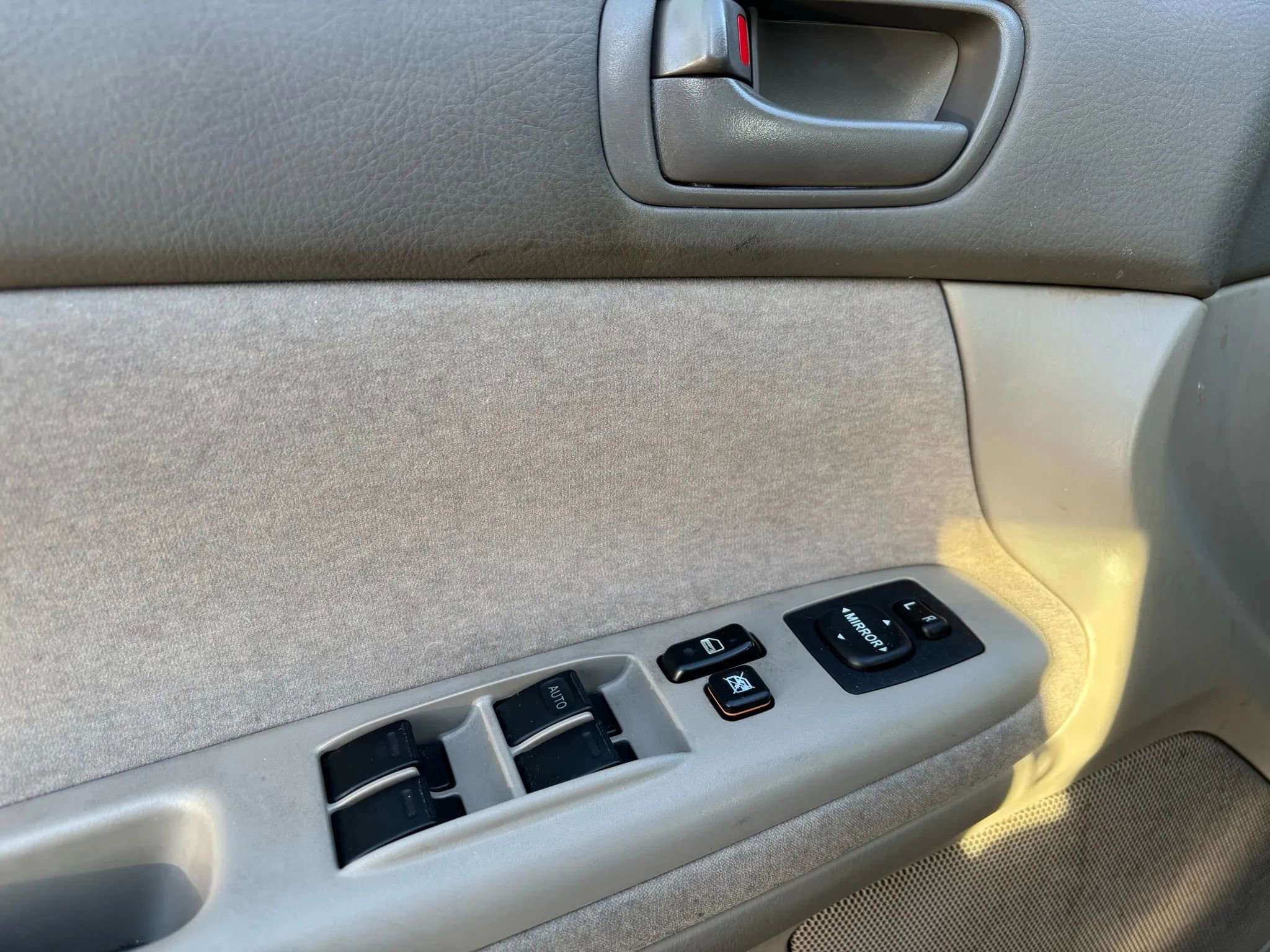 Used 2002 Toyota Camry LE FWD image 9
