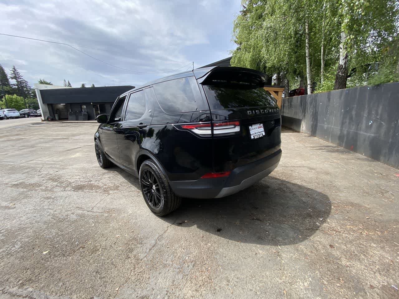 Used 2019 Land Rover Discovery SE AWD/4WD image 4