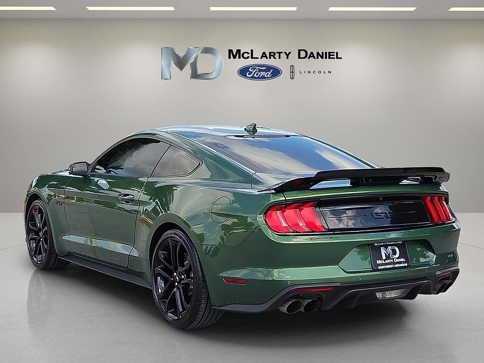 Used 2022 Ford Mustang GT Premium w/ Equipment Group 401A RWD image 4