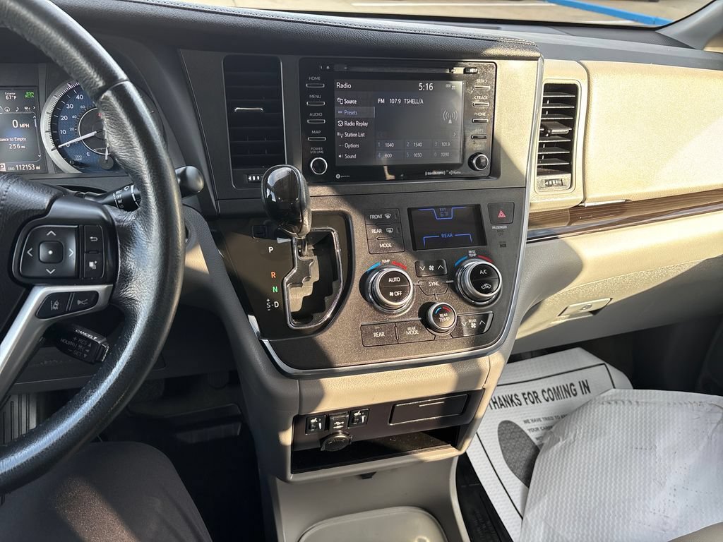Used 2018 Toyota Sienna XLE w/ XLE Navigation Package FWD image 17