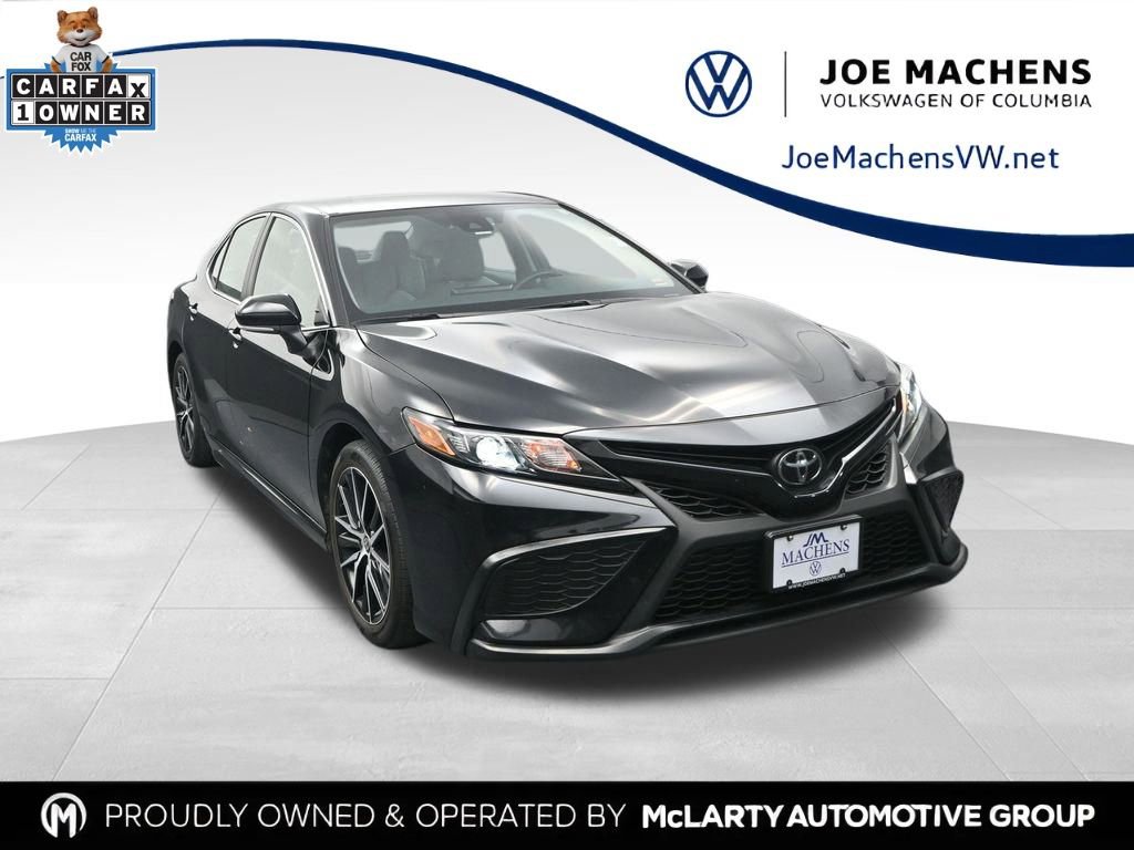 Used 2024 Toyota Camry SE w/ Cold Weather Package