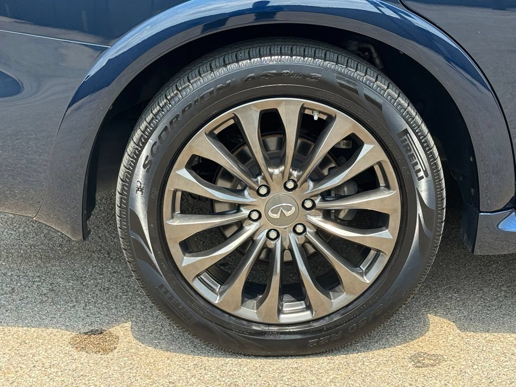 Used 2017 INFINITI QX80 Limited AWD/4WD image 8