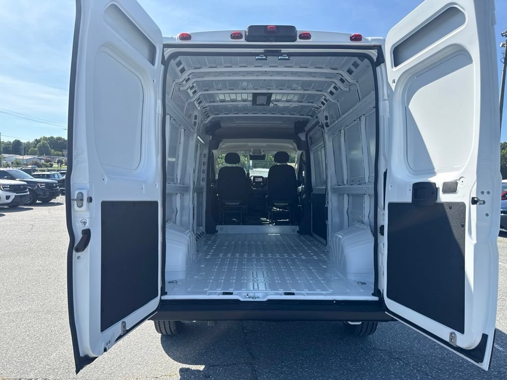 Used 2025 RAM ProMaster 2500 w/ Convenience Group FWD image 21