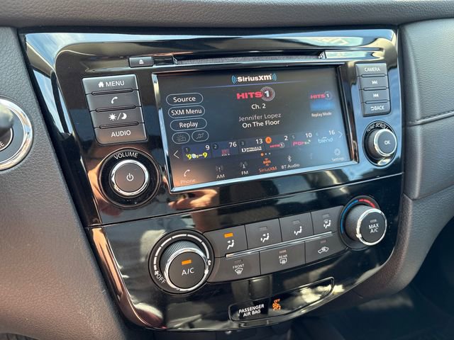 Used 2019 Nissan Rogue SV AWD/4WD image 16