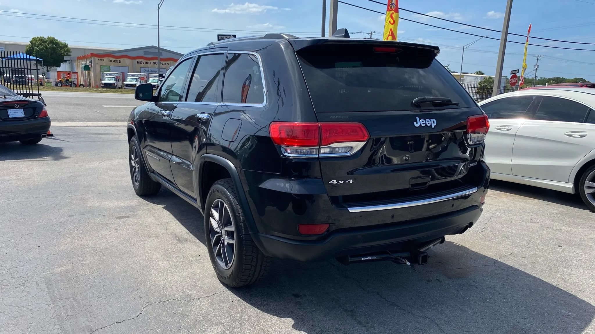 Used 2018 Jeep Grand Cherokee Limited AWD/4WD image 6