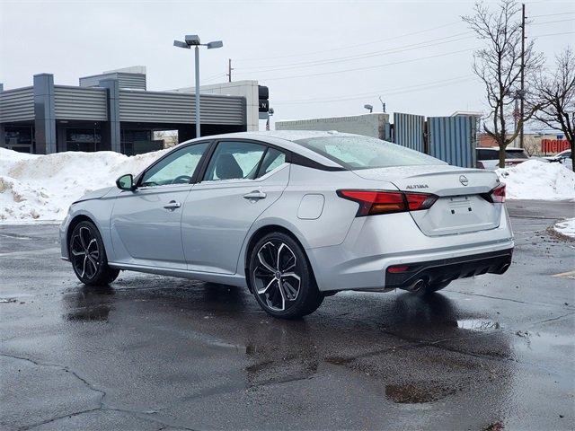 Used 2024 Nissan Altima 2.5 SR image 3