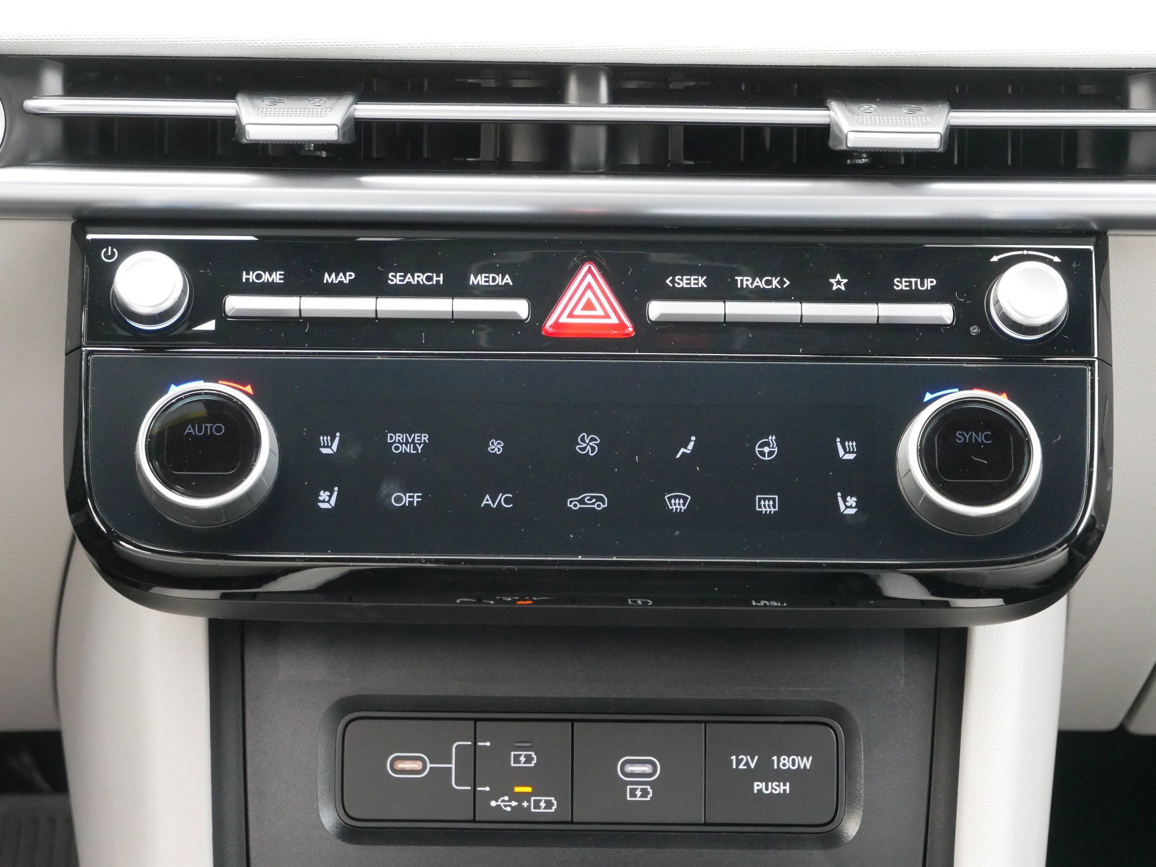 New 2026 Hyundai Tucson Limited image 12