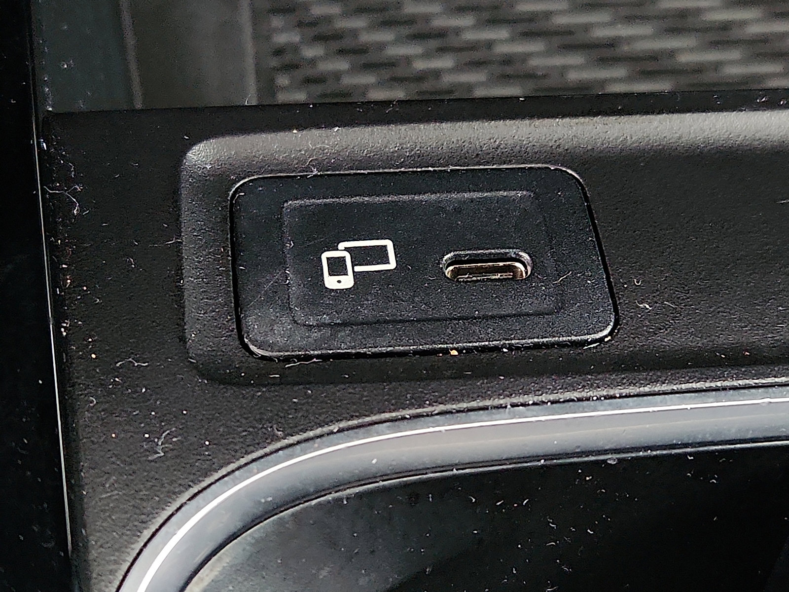 Used 2021 Mercedes-Benz GLB 250 4MATIC image 24