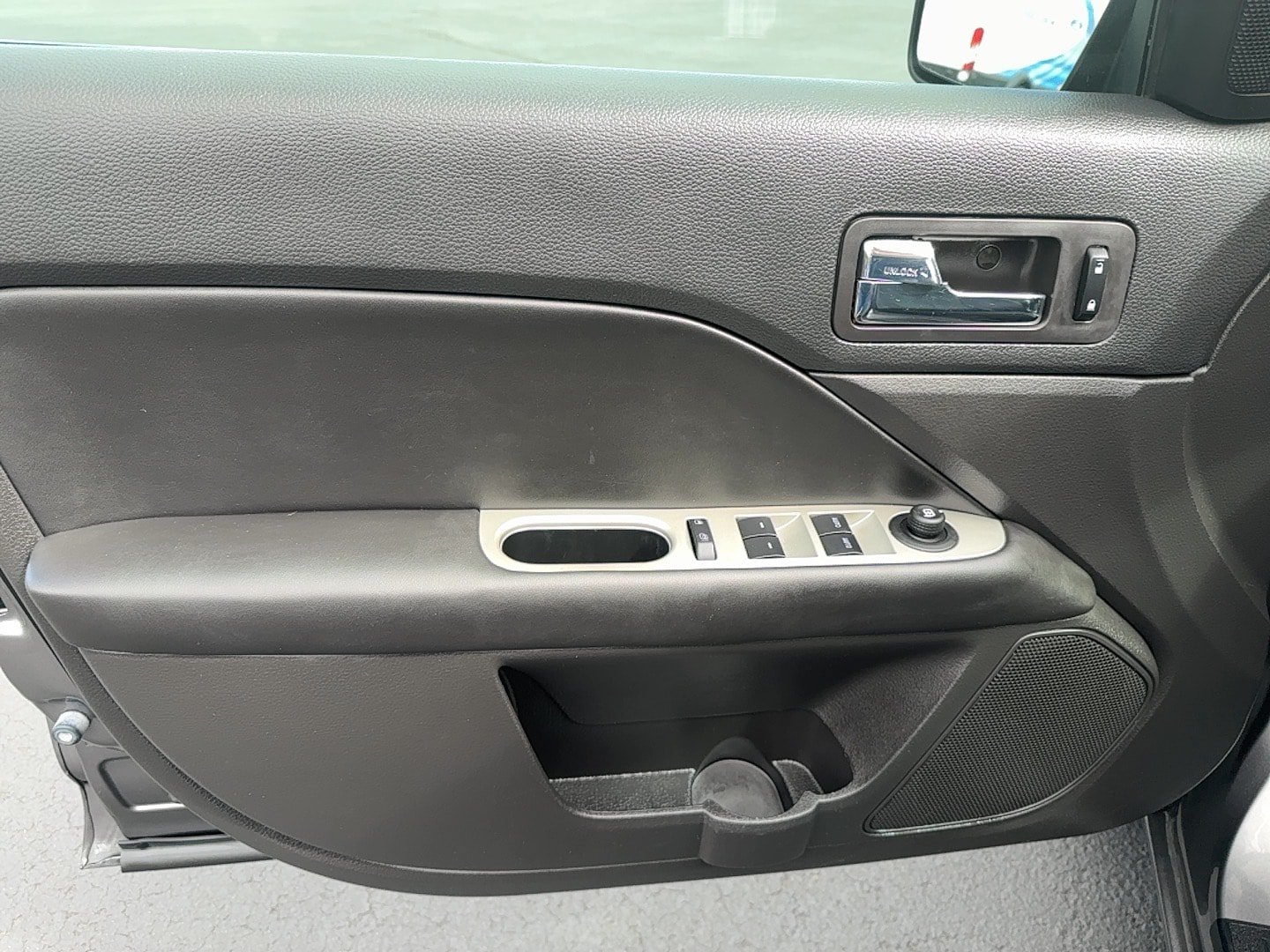 Used 2012 Ford Fusion SEL FWD image 18
