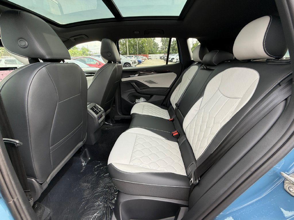 New 2026 Volkswagen Tiguan SEL R-Line AWD/4WD image 25