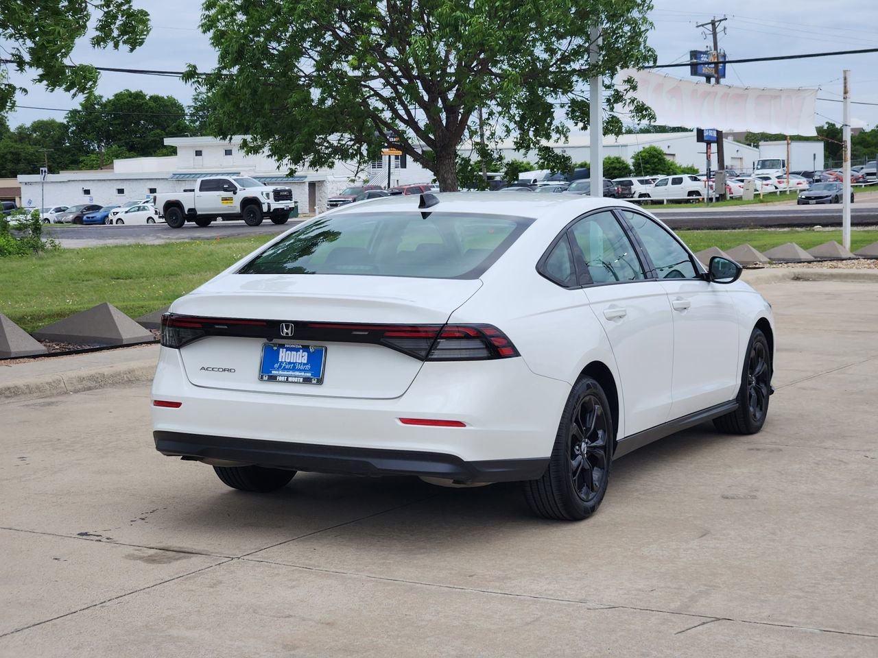 Used 2025 Honda Accord SE image 5