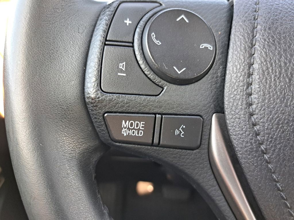 Used 2017 Toyota RAV4 Limited image 14