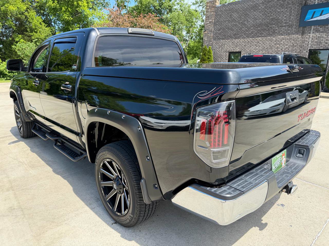 Used 2019 Toyota Tundra SR5 w/ SR5 Upgrade Package RWD image 8