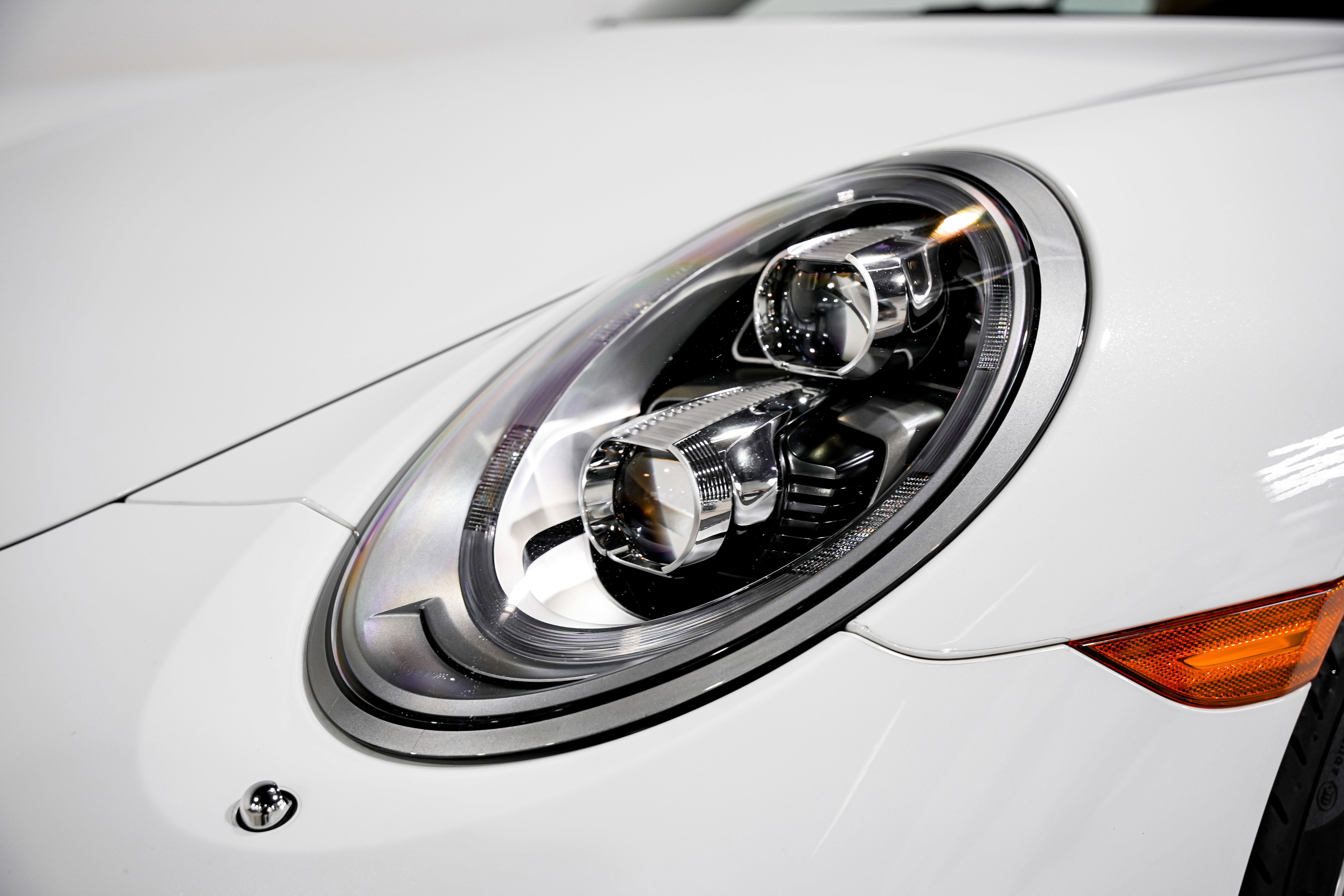 Used 2018 Porsche 911 Turbo image 33