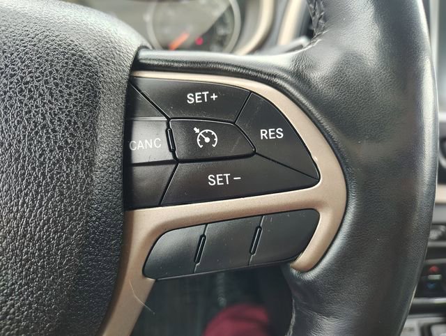 Used 2015 Jeep Cherokee Limited image 19