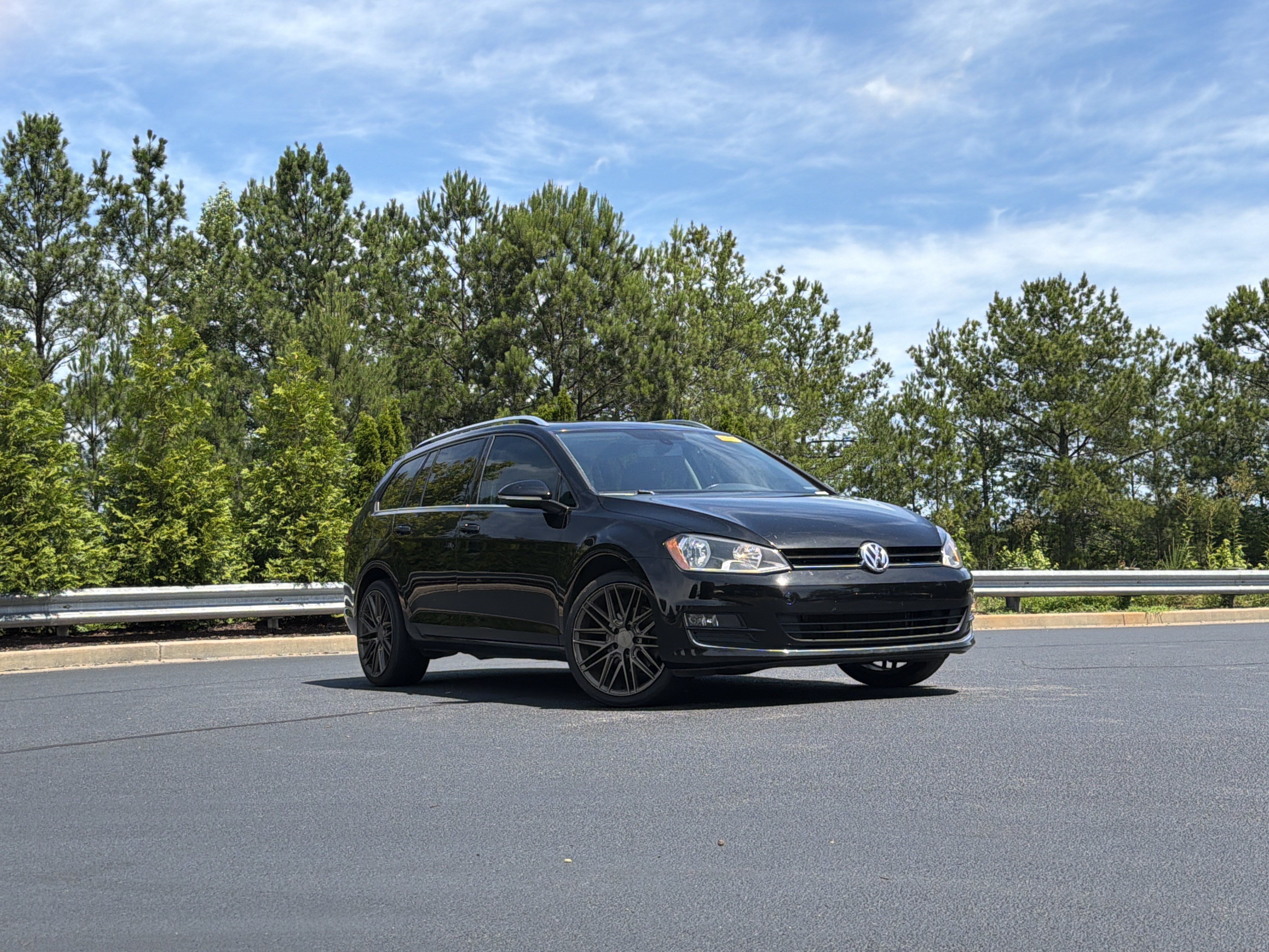 Used 2016 Volkswagen Golf SEL FWD image 2