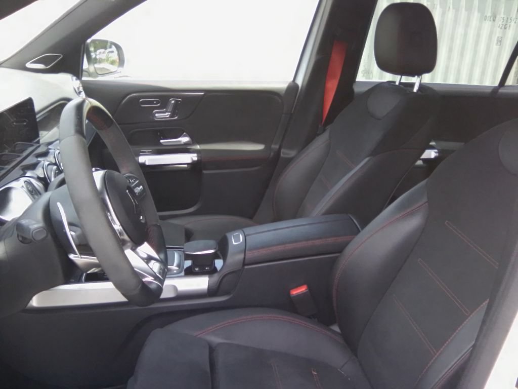 Used 2023 Mercedes-Benz GLB 35 AMG 4MATIC image 11
