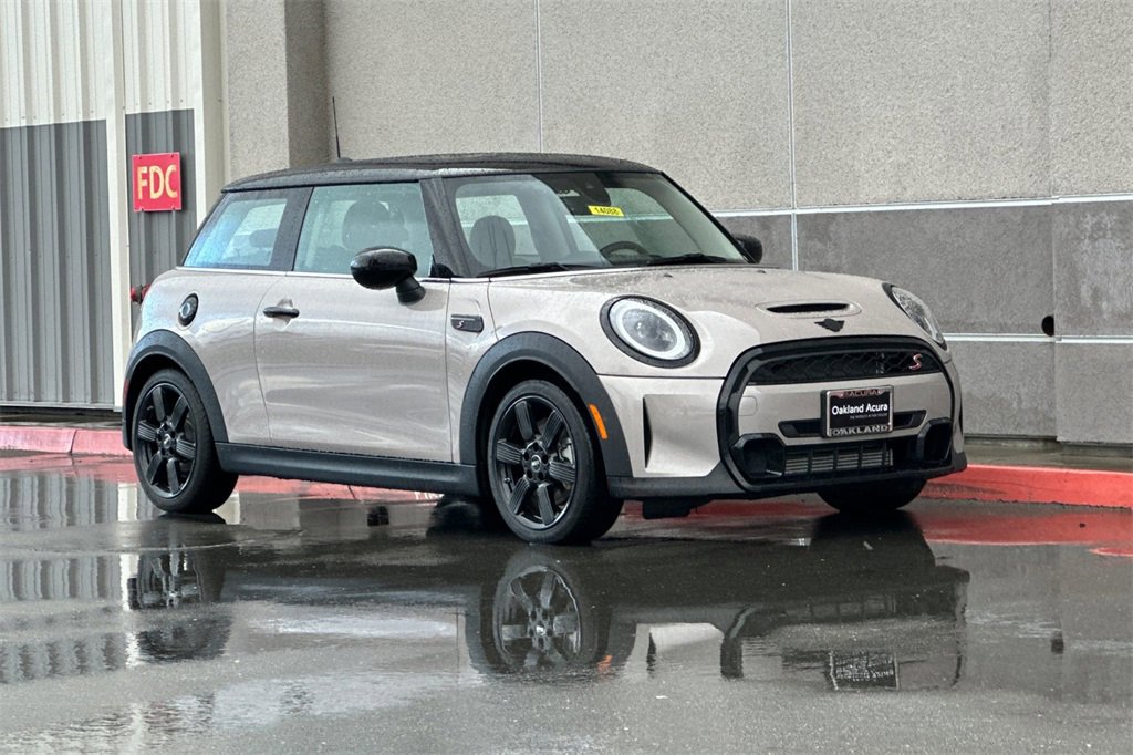 Used 2023 MINI Cooper S w/ Signature Upholstery Package image 2