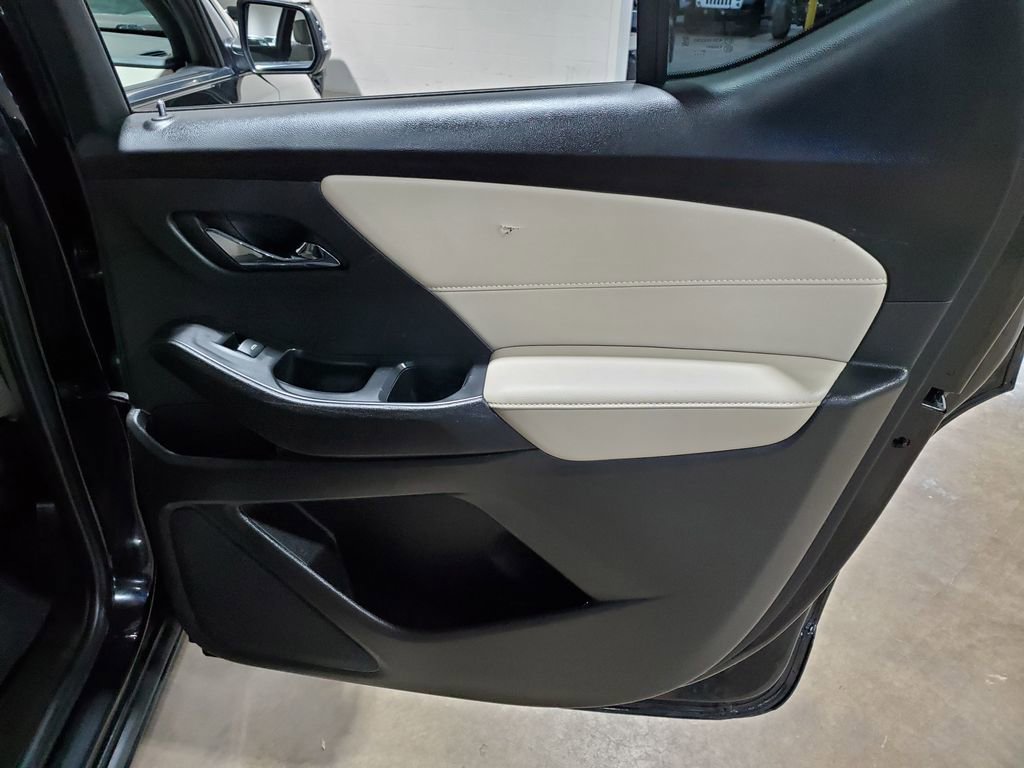 Used 2022 Chevrolet Traverse LT image 20