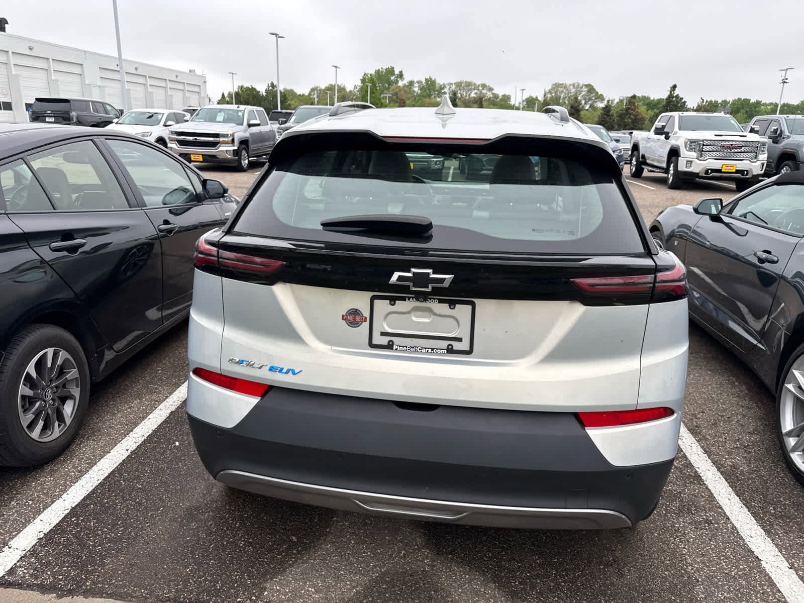Used 2023 Chevrolet Bolt EUV Premier w/ Sun & Sound Package FWD image 6