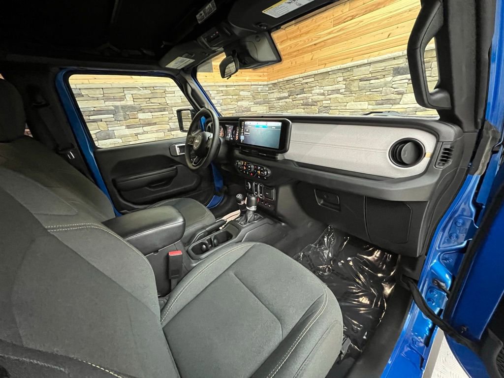 Used 2024 Jeep Wrangler Sport AWD/4WD image 35
