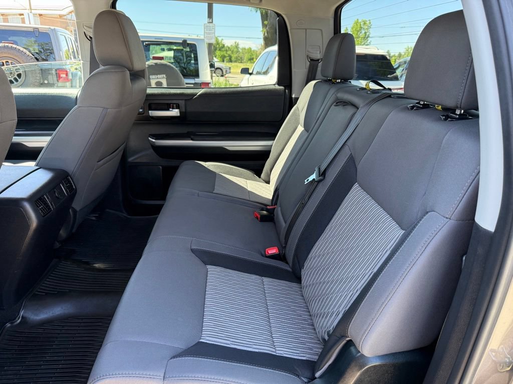 Used 2017 Toyota Tundra SR5 w/ SR5 Upgrade Package AWD/4WD image 15