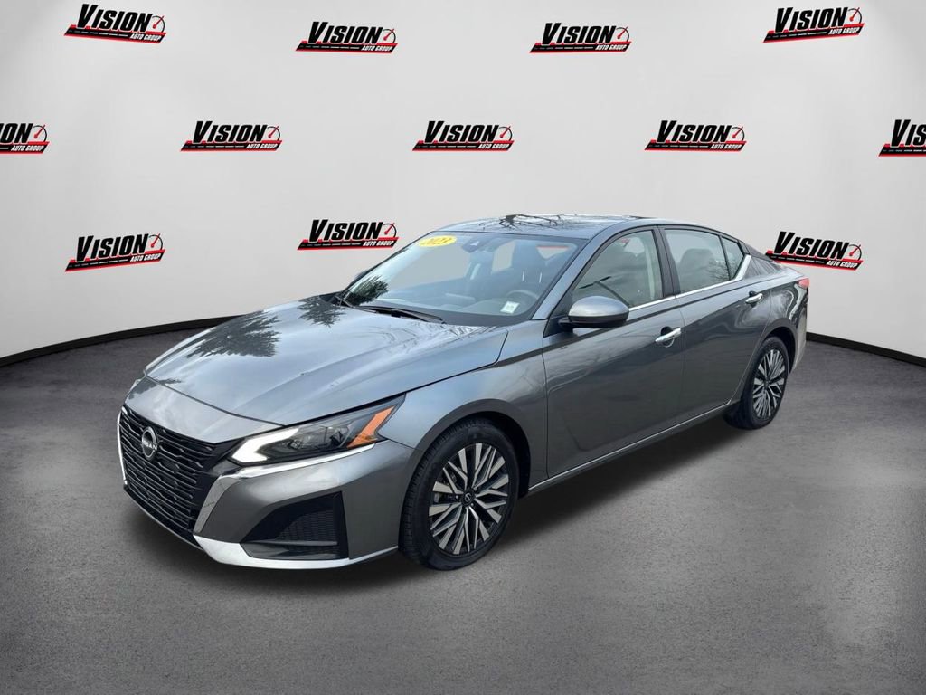 Used 2023 Nissan Altima 2.5 SV