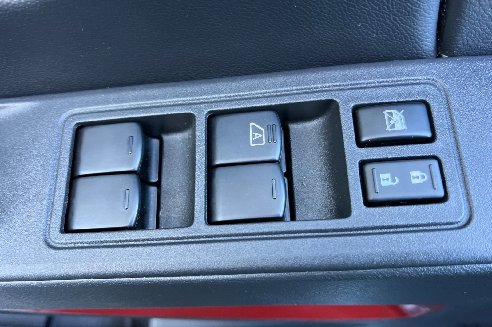 Used 2025 Nissan Frontier PRO-4X w/ Pro Premium Package image 11