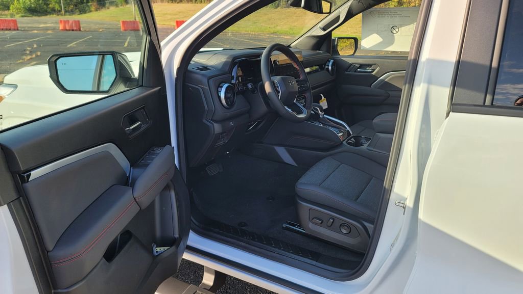 New 2026 Chevrolet Colorado Z71 image 18