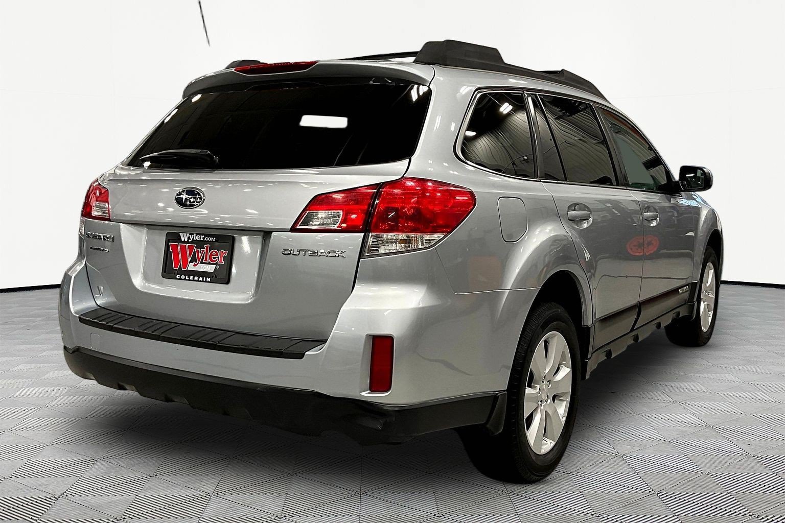 Used 2012 Subaru Outback 2.5i Premium AWD/4WD image 6