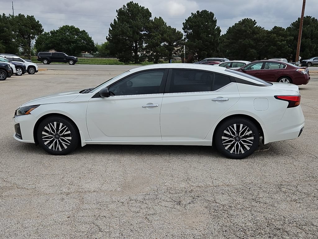 Used 2024 Nissan Altima 2.5 SV FWD image 6