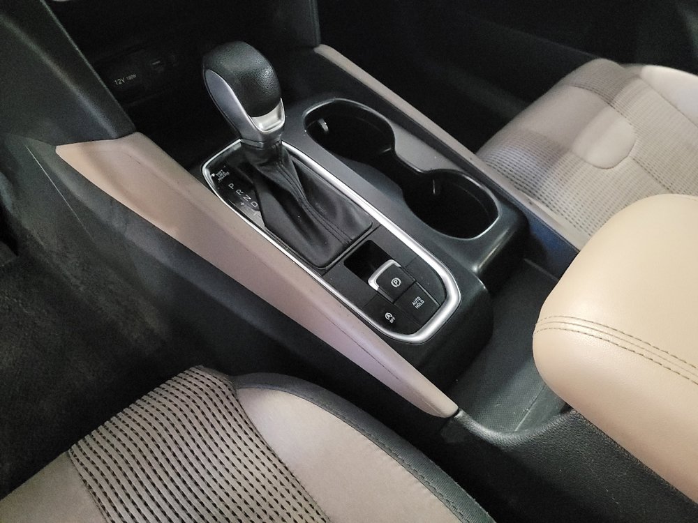 Used 2020 Hyundai Santa Fe SE image 26