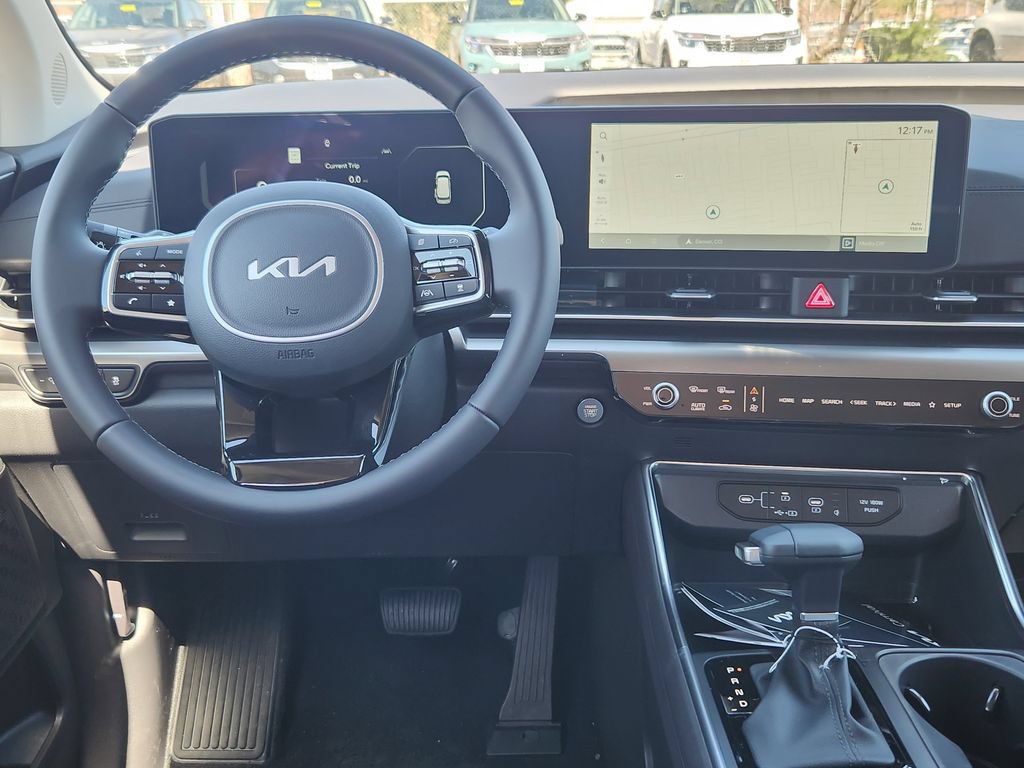 New 2026 Kia Carnival SX w/ SX Dark Edition Package FWD image 11