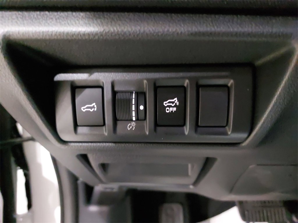 Used 2025 Subaru Outback Premium w/ Popular Package #1A image 25