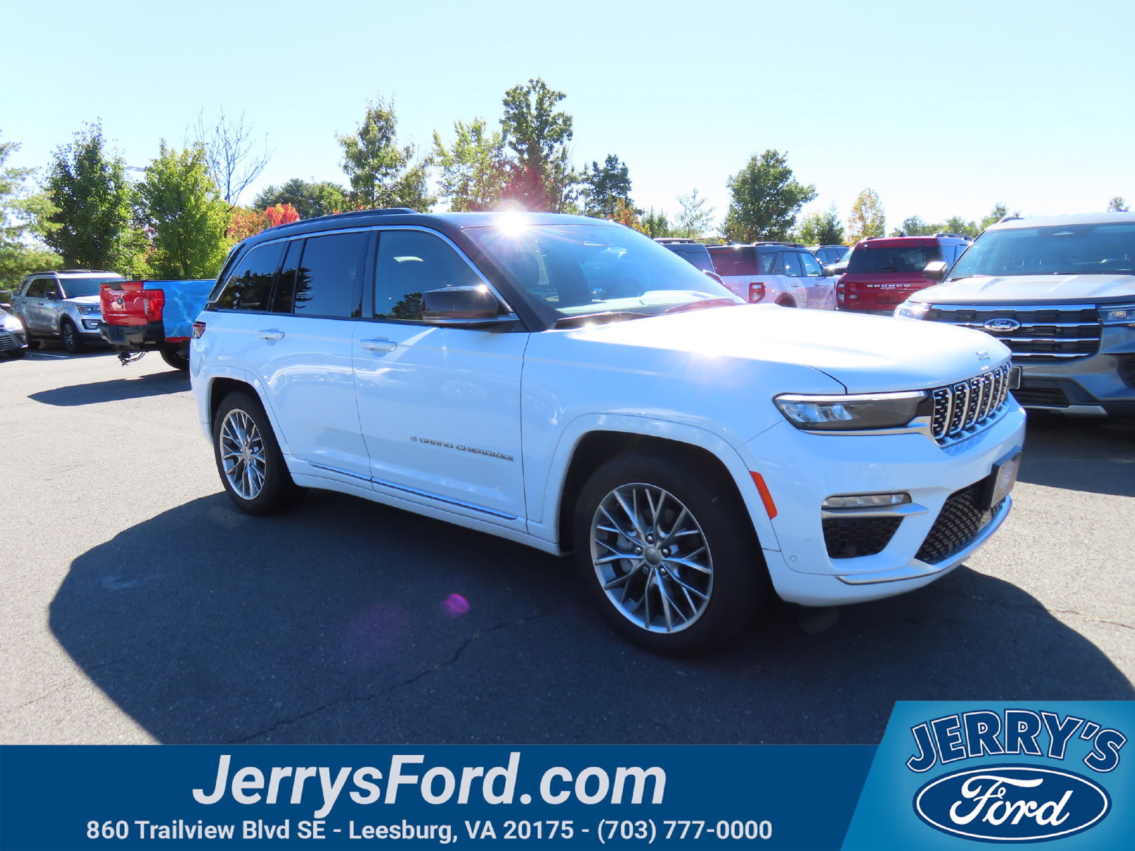 Used 2025 Jeep Grand Cherokee Summit w/ Adv Protech Group IV AWD/4WD image 1