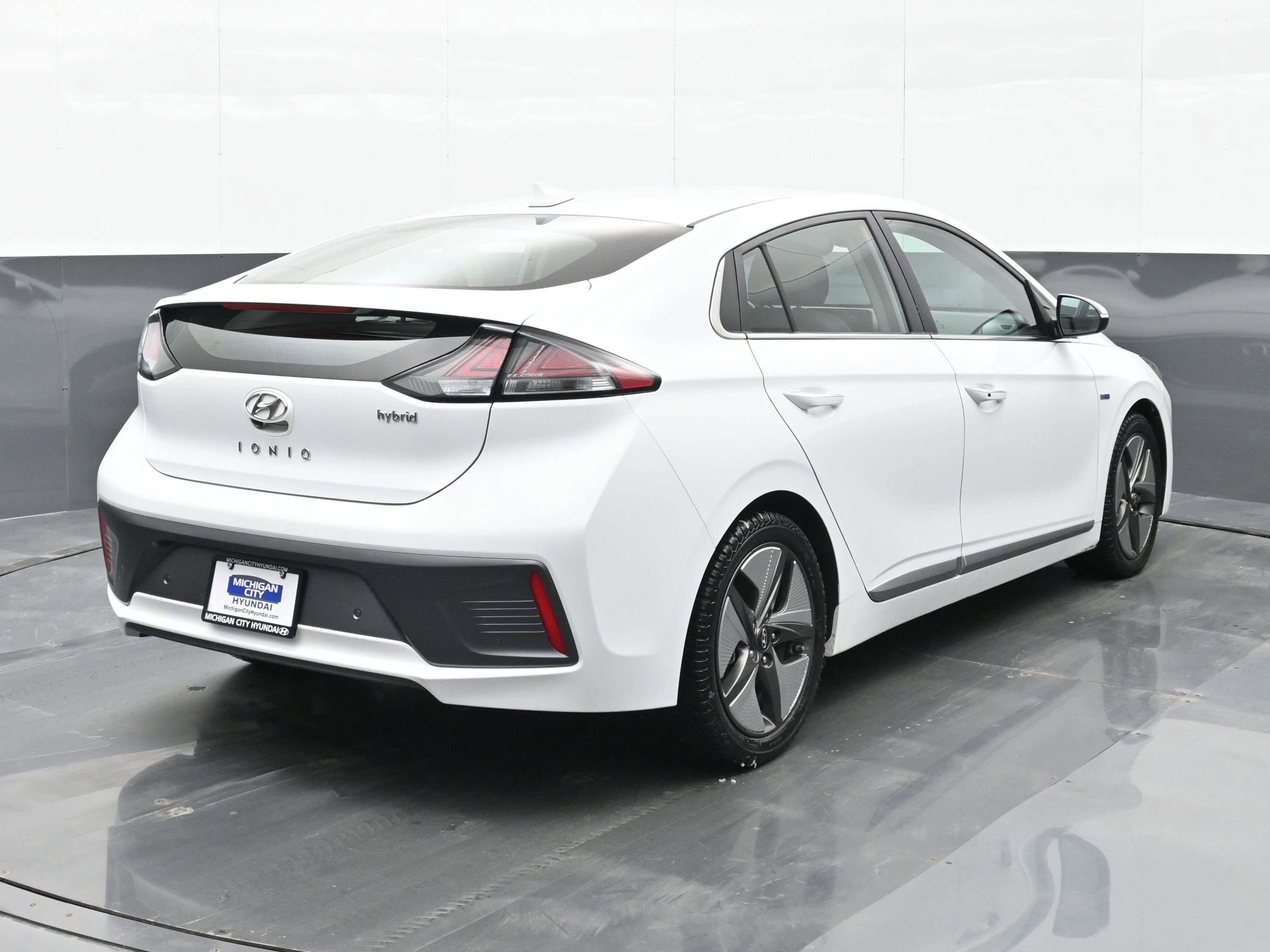 Used 2020 Hyundai Ioniq Limited image 8