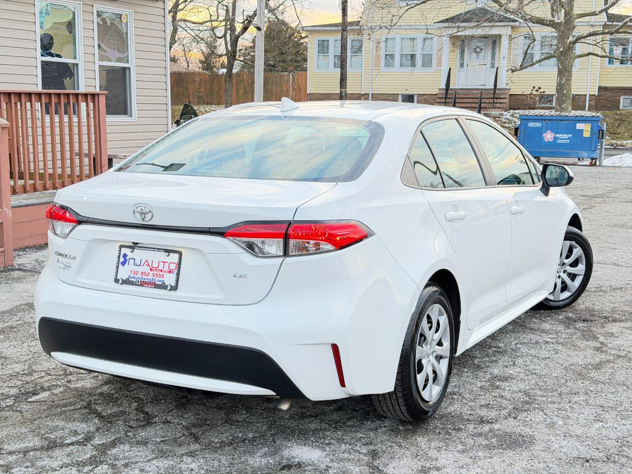Used 2021 Toyota Corolla LE FWD image 67