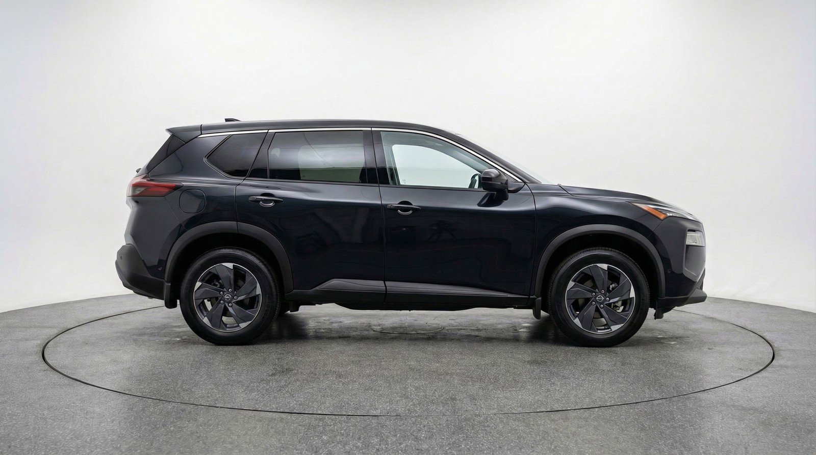 Used 2025 Nissan Rogue SV image 11