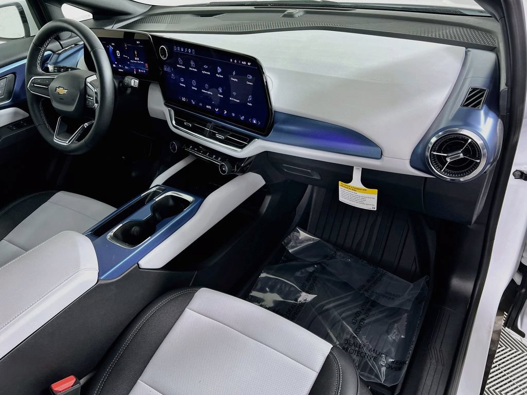 New 2026 Chevrolet Equinox EV LT FWD image 28