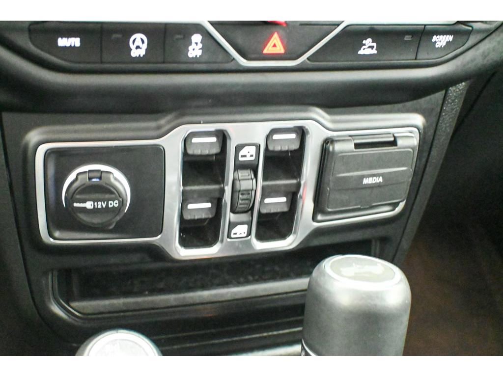 Used 2023 Jeep Wrangler Unlimited Sahara image 36